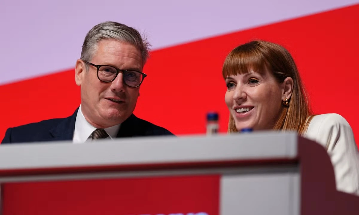 Starmer Reshuffles Cabinet After Angela Rayner Quits in Tax Scandal
